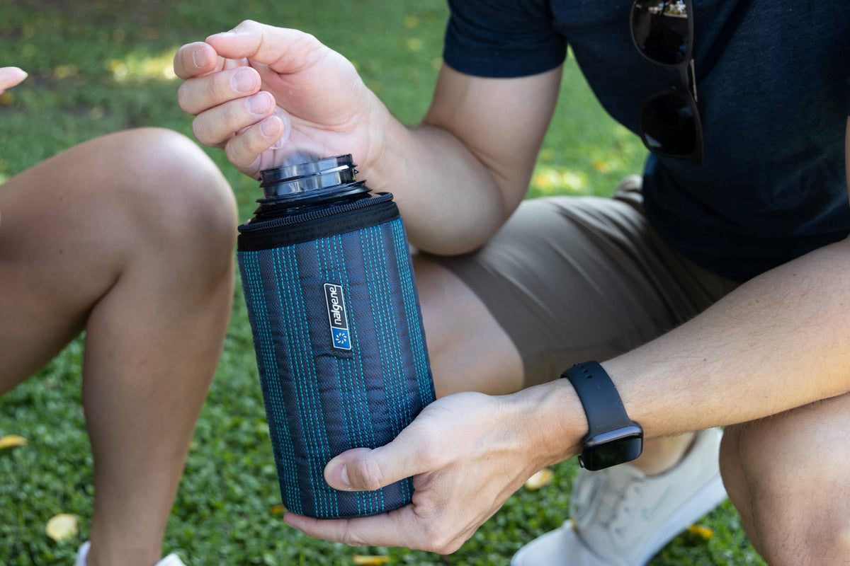 Nalgene product image: 32oz Insulated Sleeve Z7 — 32oz Insulated Sleeve